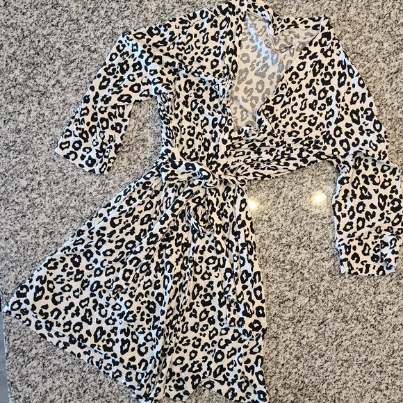 Cheetah Robe w/Pockets! NWOT! - Picture 1 of 4